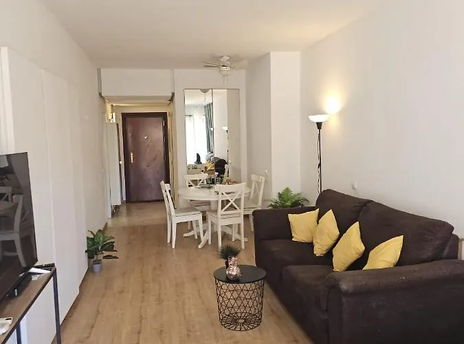 Central Tranquility City Center Apartment By Namaste Elite